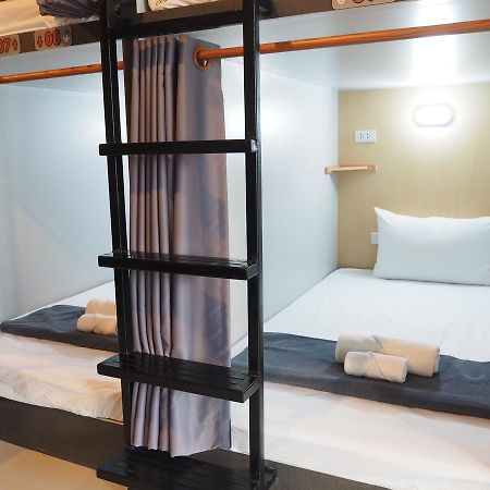 Hostel A Nighttime Krabi Zewnętrze zdjęcie