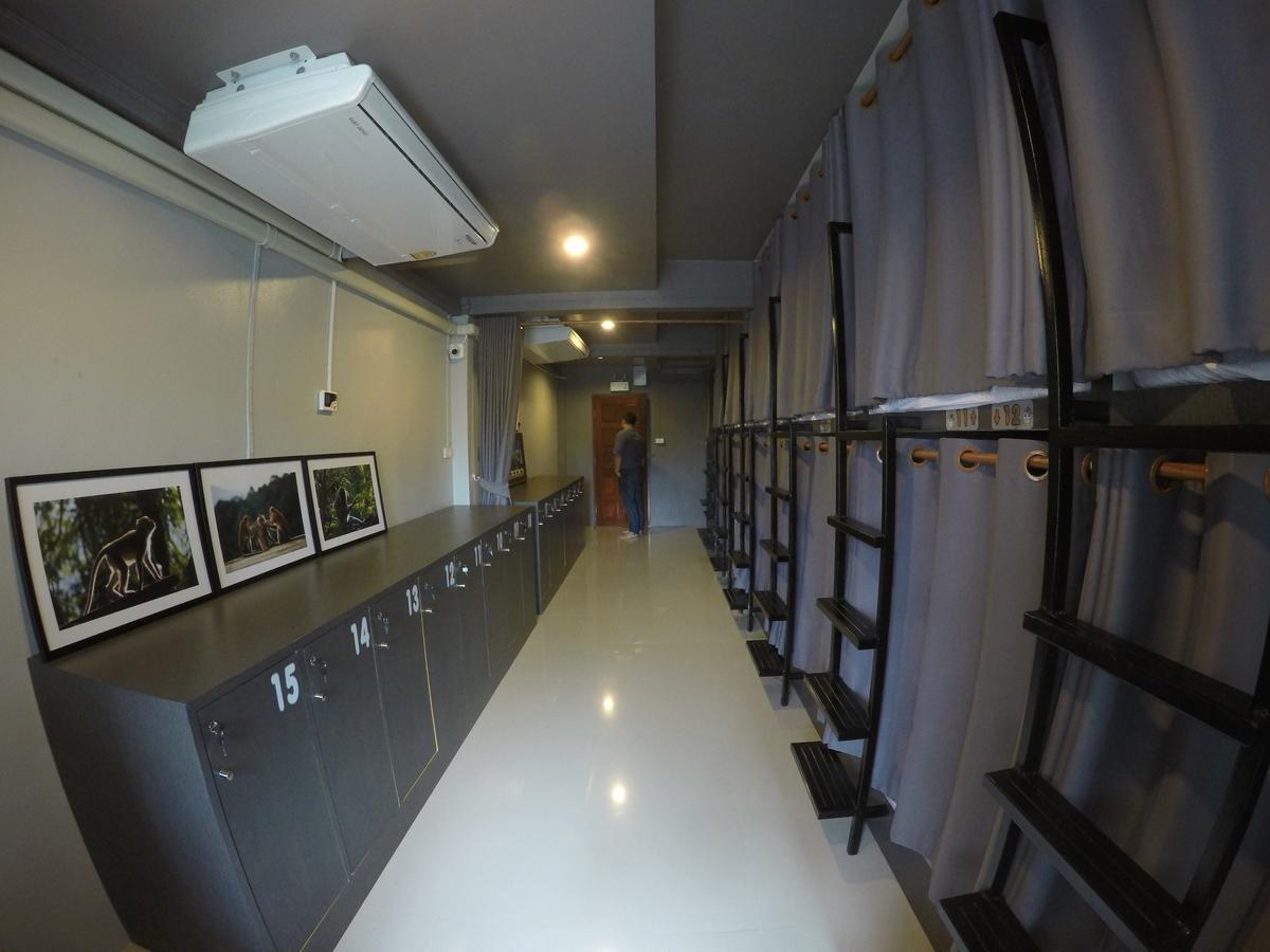 Hostel A Nighttime Krabi Zewnętrze zdjęcie